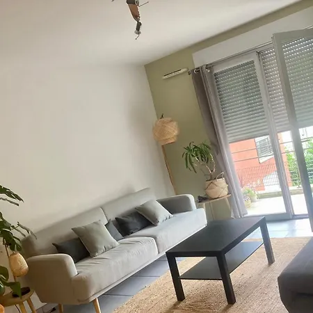 Un Balcon A Monplaisir- 4 Lits -garage - 47m2 ليون