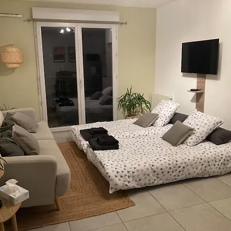 Un Balcon A Monplaisir- 4 Lits -garage - 47m2