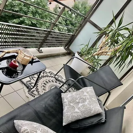 Un Balcon A Monplaisir- 4 Lits -garage - 47m2 Apartmán Lyon