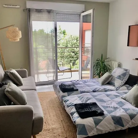 Un Balcon A Monplaisir- 4 Lits -garage - 47m2 * ليون
