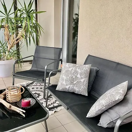 Un Balcon A Monplaisir- 4 Lits -garage - 47m2
